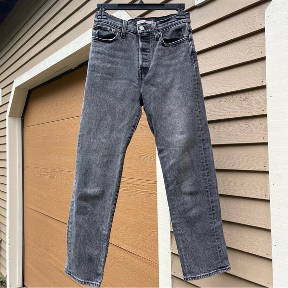 Levi’s Wedgie Straight Leg Jeans - Picture 1 of 4